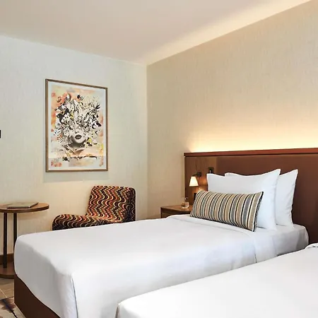 Hyde (adults Only) Otel 5*